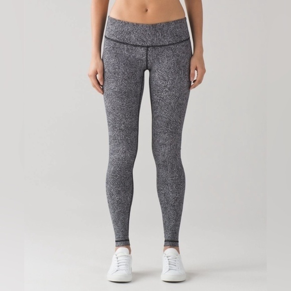 Lululemon Wunder Under Pant III Line Up White Black size 6